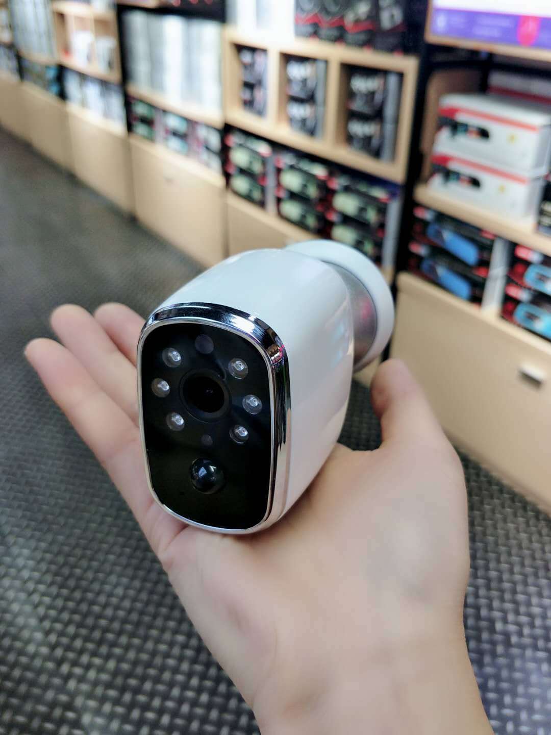 Battery Powered WiFi Wireless Security IP Camera PIR Surveillance Camera - iztia