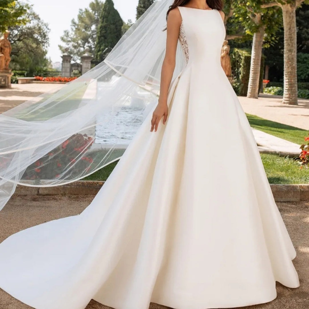 French Retro Lace Advanced Texture Satin Slim Bridal Simple Elegant Trailing Wedding Dress - iztia