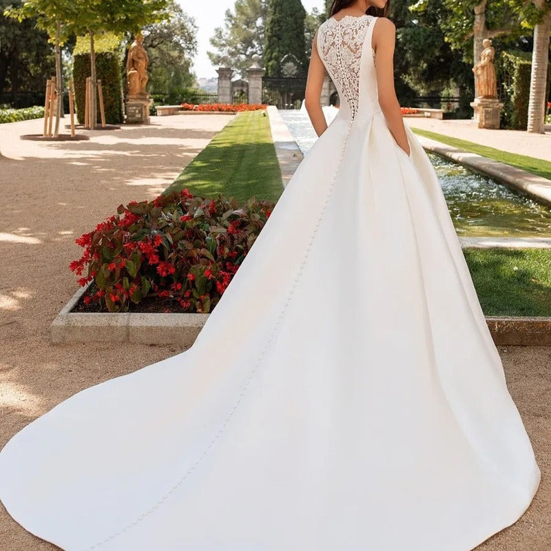 French Retro Lace Advanced Texture Satin Slim Bridal Simple Elegant Trailing Wedding Dress - iztia