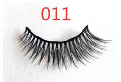 A Pair Of False Eyelashes With Magnets In Fashion - iztia