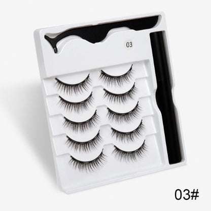 A Pair Of False Eyelashes With Magnets In Fashion - iztia