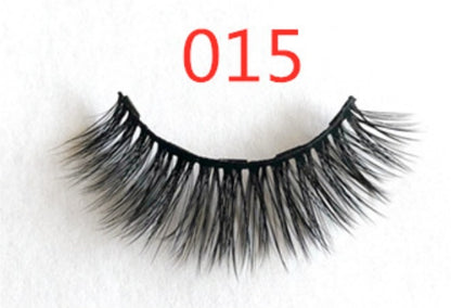 A Pair Of False Eyelashes With Magnets In Fashion - iztia