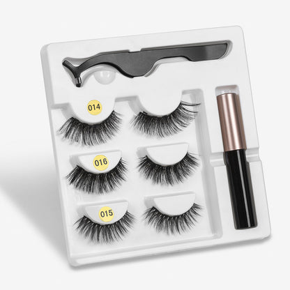 A Pair Of False Eyelashes With Magnets In Fashion - iztia