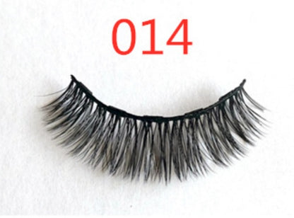 A Pair Of False Eyelashes With Magnets In Fashion - iztia