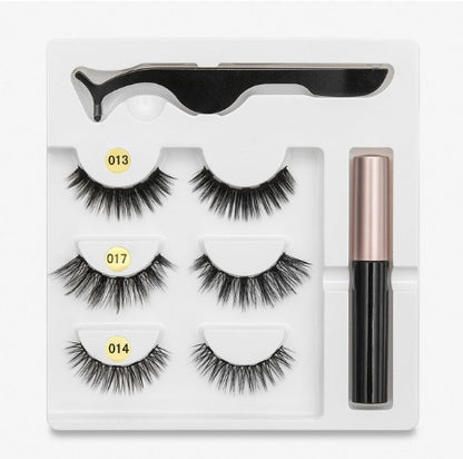 A Pair Of False Eyelashes With Magnets In Fashion - iztia