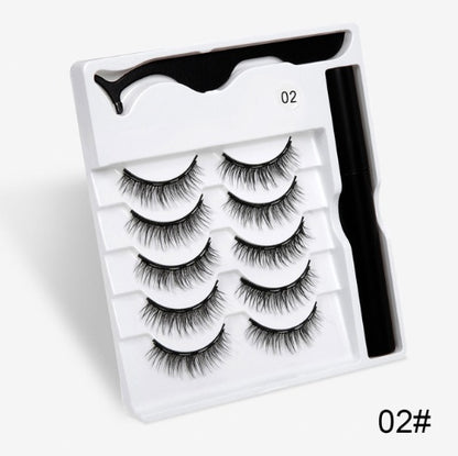 A Pair Of False Eyelashes With Magnets In Fashion - iztia