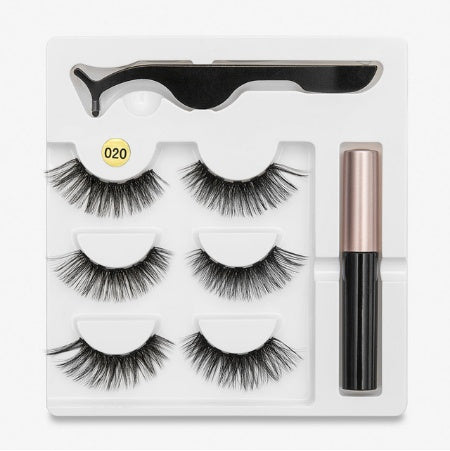 A Pair Of False Eyelashes With Magnets In Fashion - iztia