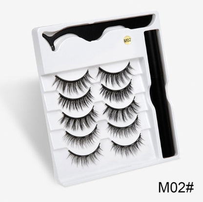 A Pair Of False Eyelashes With Magnets In Fashion - iztia