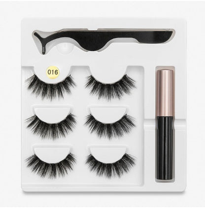 A Pair Of False Eyelashes With Magnets In Fashion - iztia