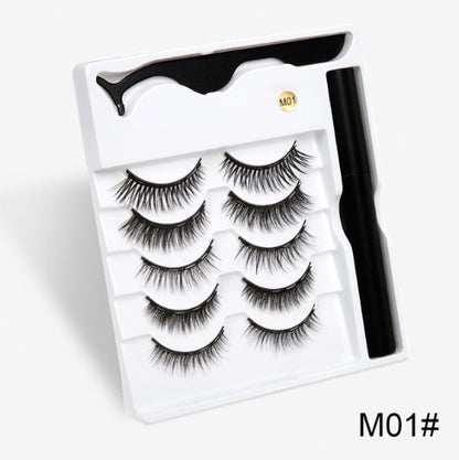 A Pair Of False Eyelashes With Magnets In Fashion - iztia