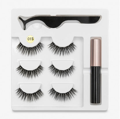 A Pair Of False Eyelashes With Magnets In Fashion - iztia