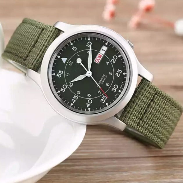 Men's Alloy Nylon Strap Three-pin Quartz Watch - iztia