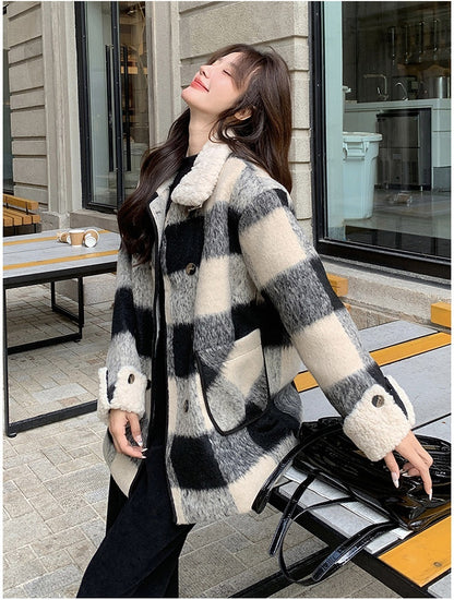 Black And White Lattice Pattern Lamb Wool Coat - iztia